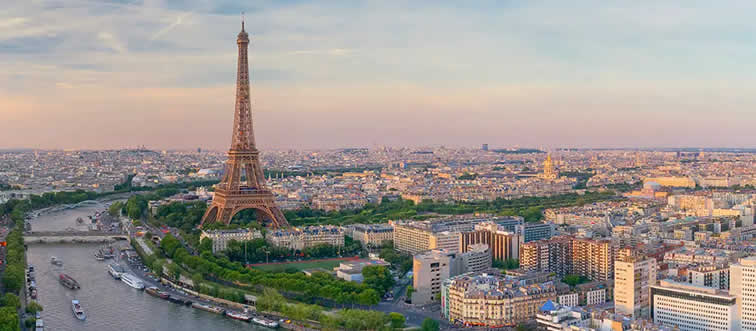 Paris belongs to which nation?