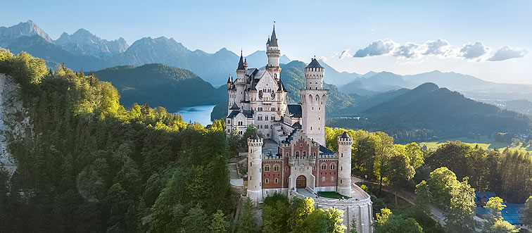 Identify the legendary landmark displayed right here.